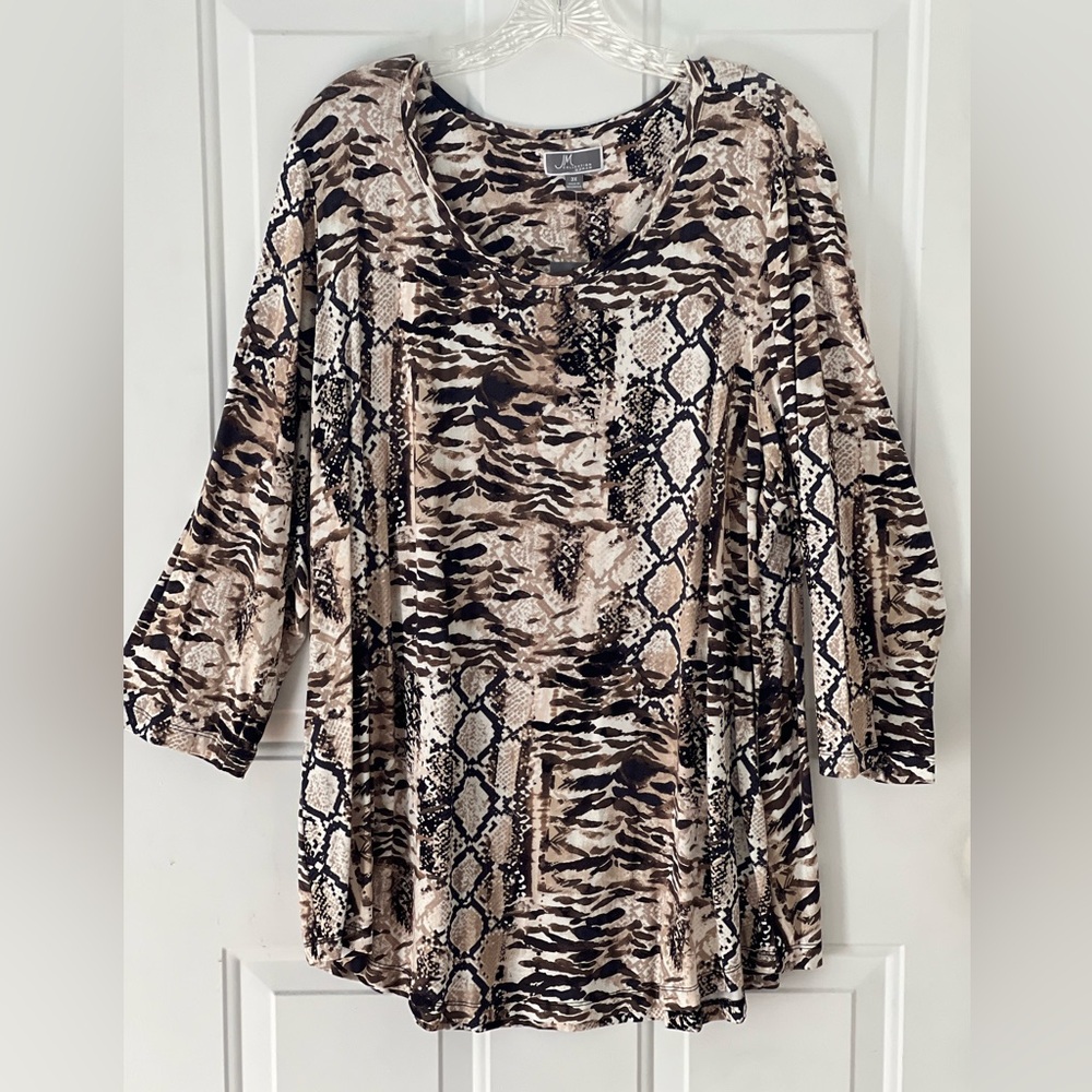 Women’s animal print three-quarter sleeve tunic top. 3X. New with tags.